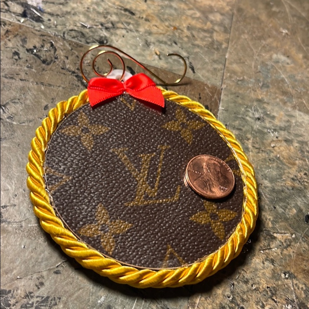 ❤️Make Me An Offer❤️Authentic LV Material - Picture 10 of 12